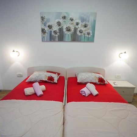 Studio Apartman M&F Apartment Split Exterior photo