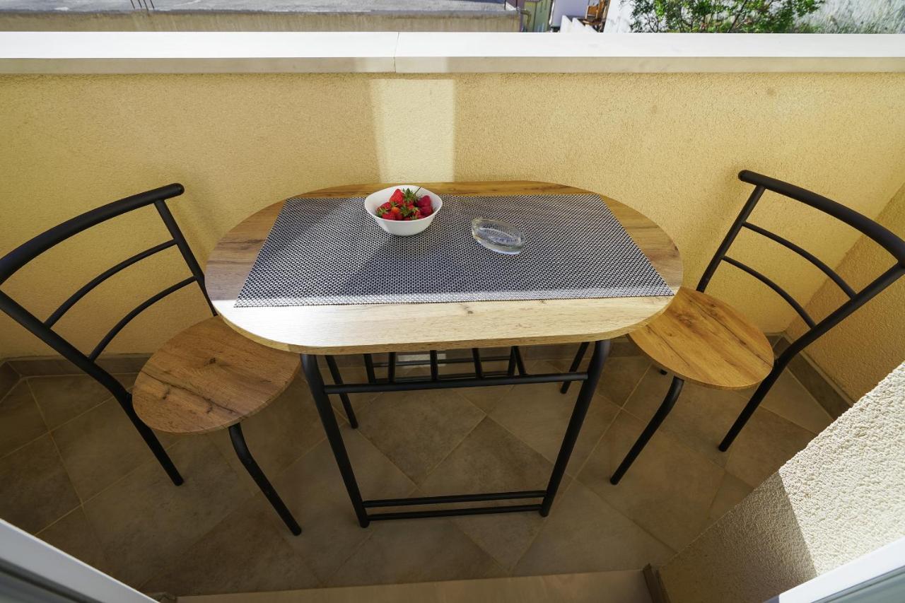 Studio Apartman M&F Apartment Split Exterior photo